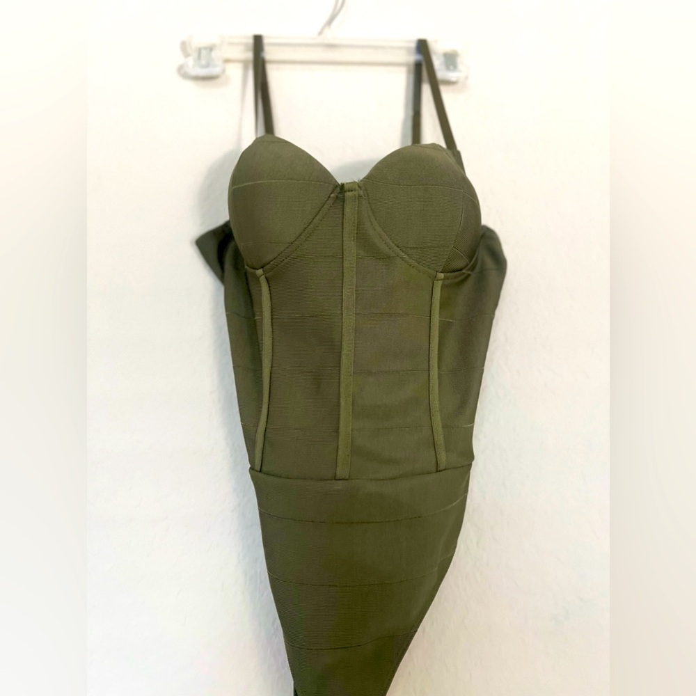 Green bodysuit, really sexy with push up